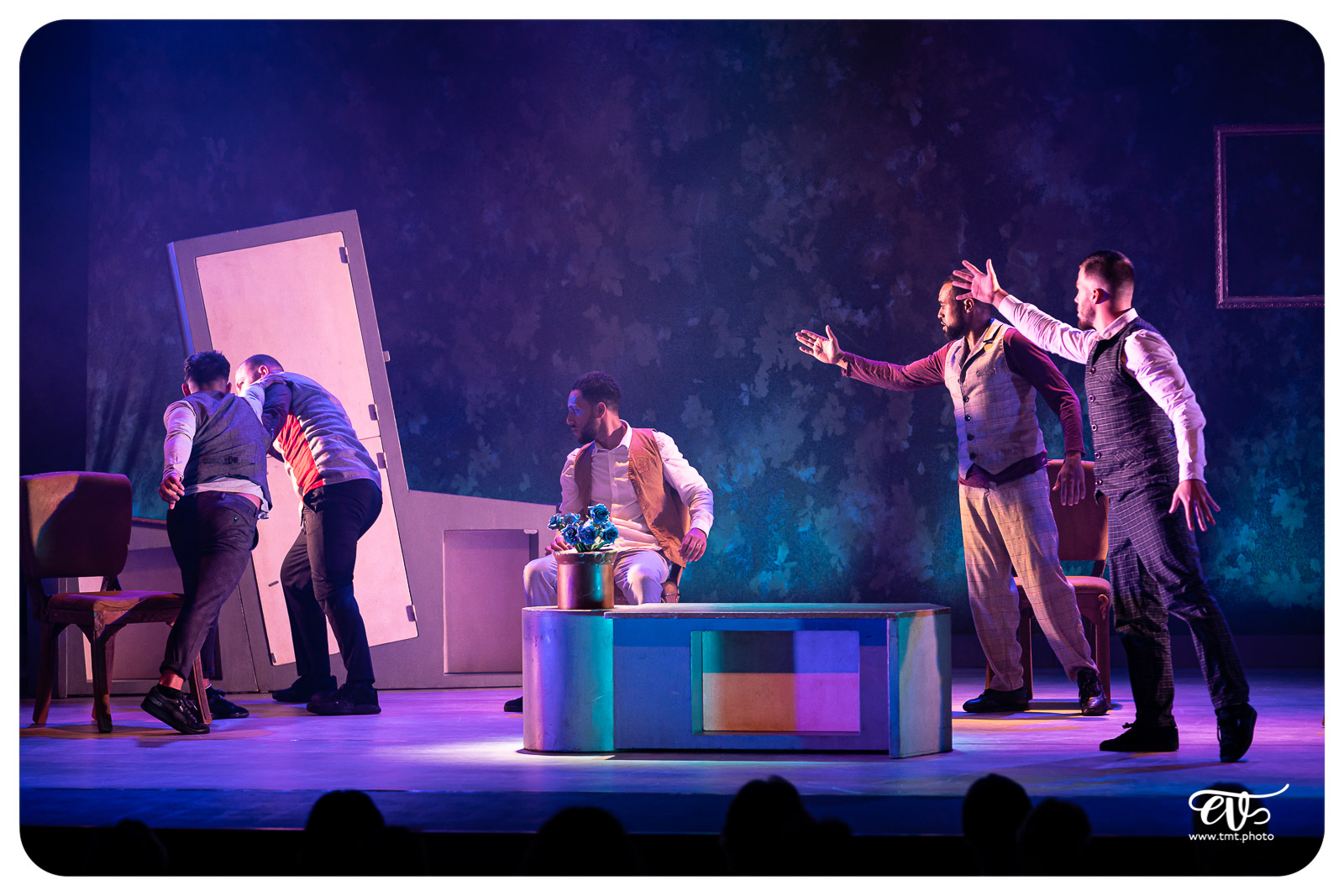 SUR LE FIL (CIE PYRAMID)